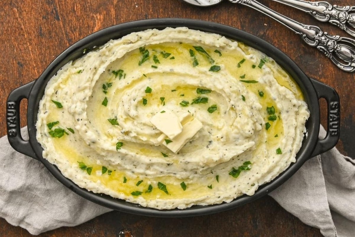 30 Min Creamy Boursin Mashed Potatoes
