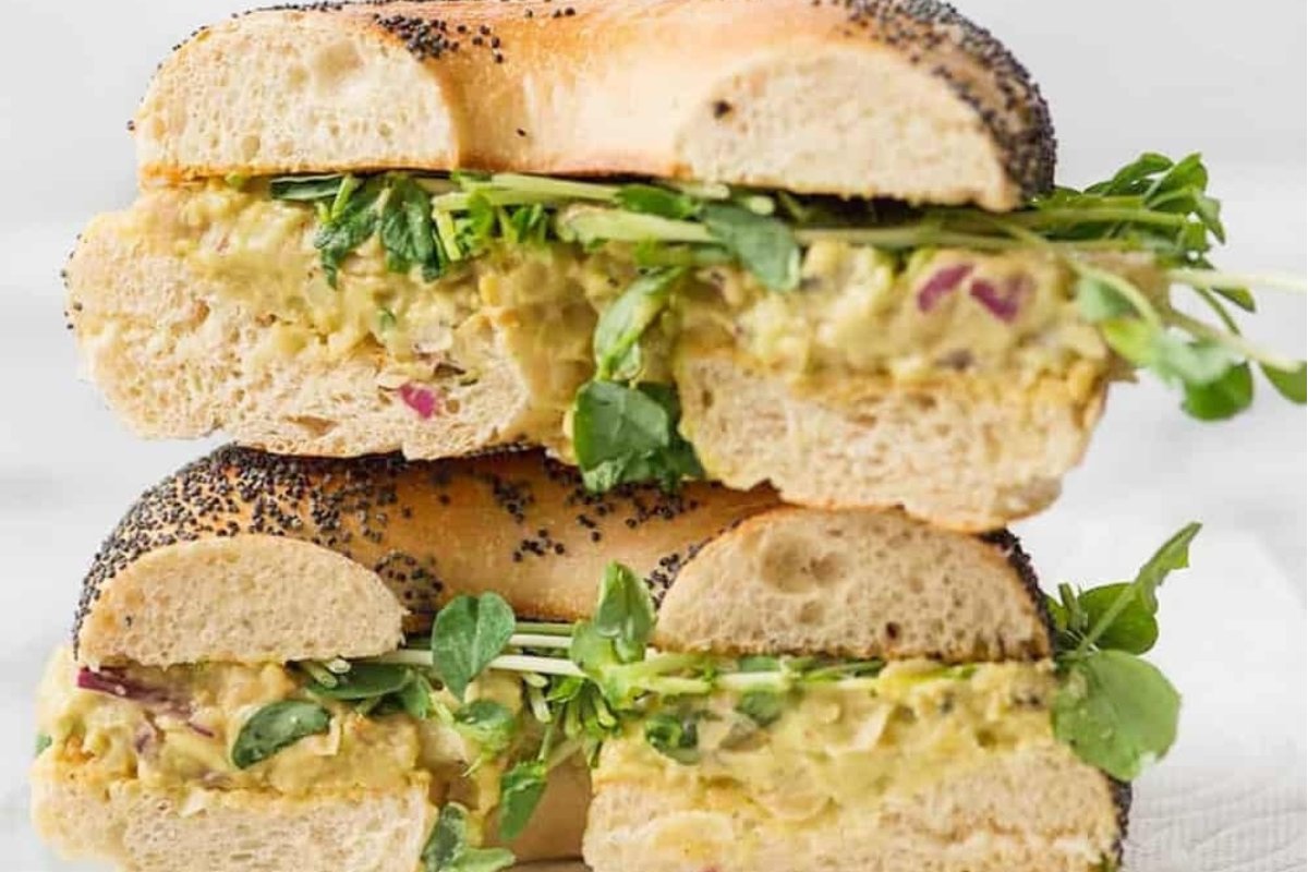 28 Lazy Girl Dinners That Are Insanely Delicious 18 Avocado Chickpea Salad Sandwich
