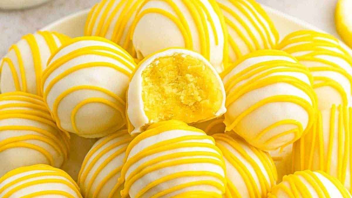 Best Lemon Cake Balls With Cream Cheese. 