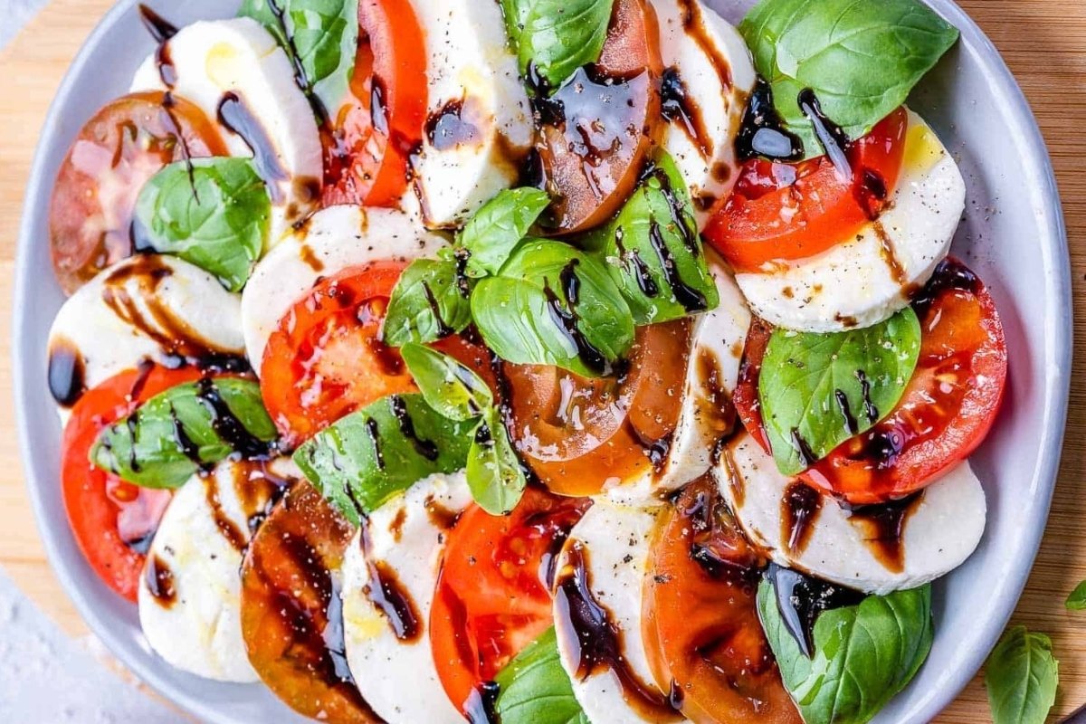 28 Lazy Girl Dinners That Are Insanely Delicious 23 Easy Caprese Salad Recipe