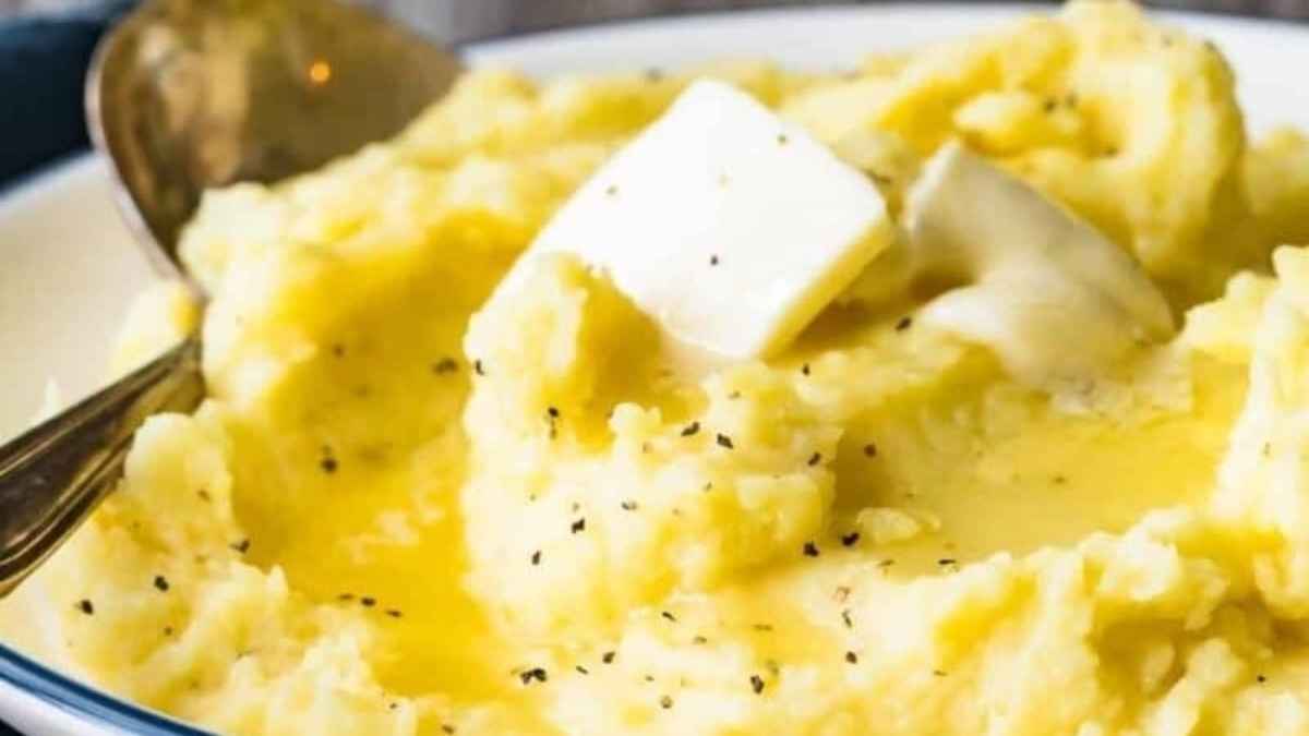 Easy Mashed Potatoes Recipe.
