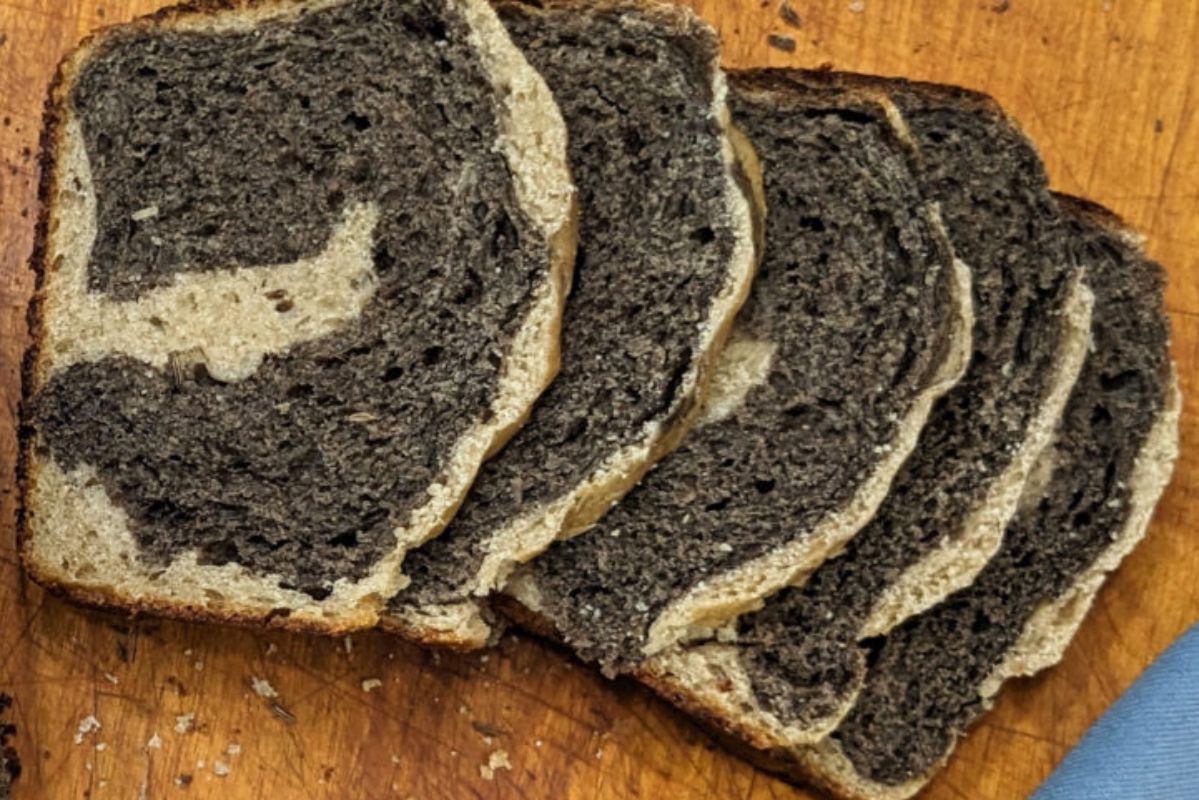 Flavorful Sourdough Marble Rye Sandwich Bread Recipe