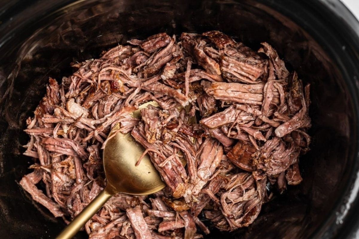 How To Make Pulled Beef In The Slow Cooker