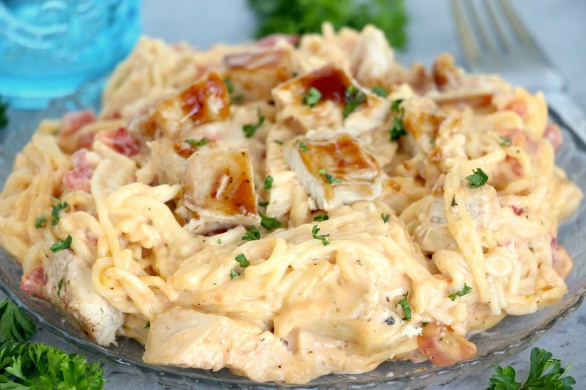 Instant Pot Cheesy Chicken Spaghetti.
