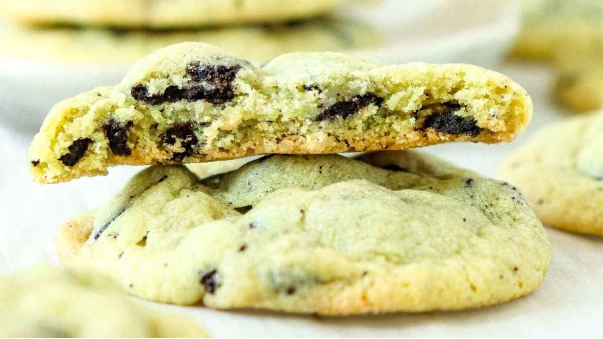 Oreo Pistachio Cookies Recipe.