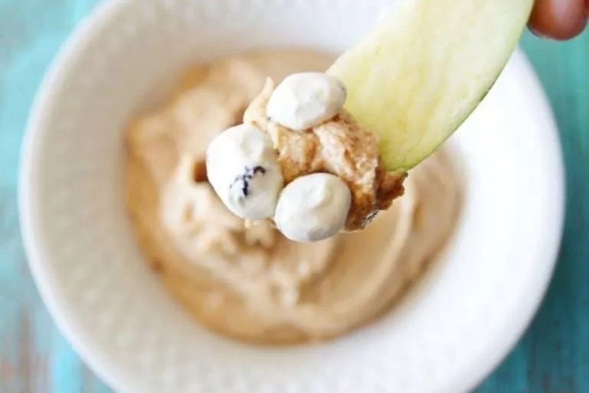 Peanut Butter Yogurt Snack Dip 1