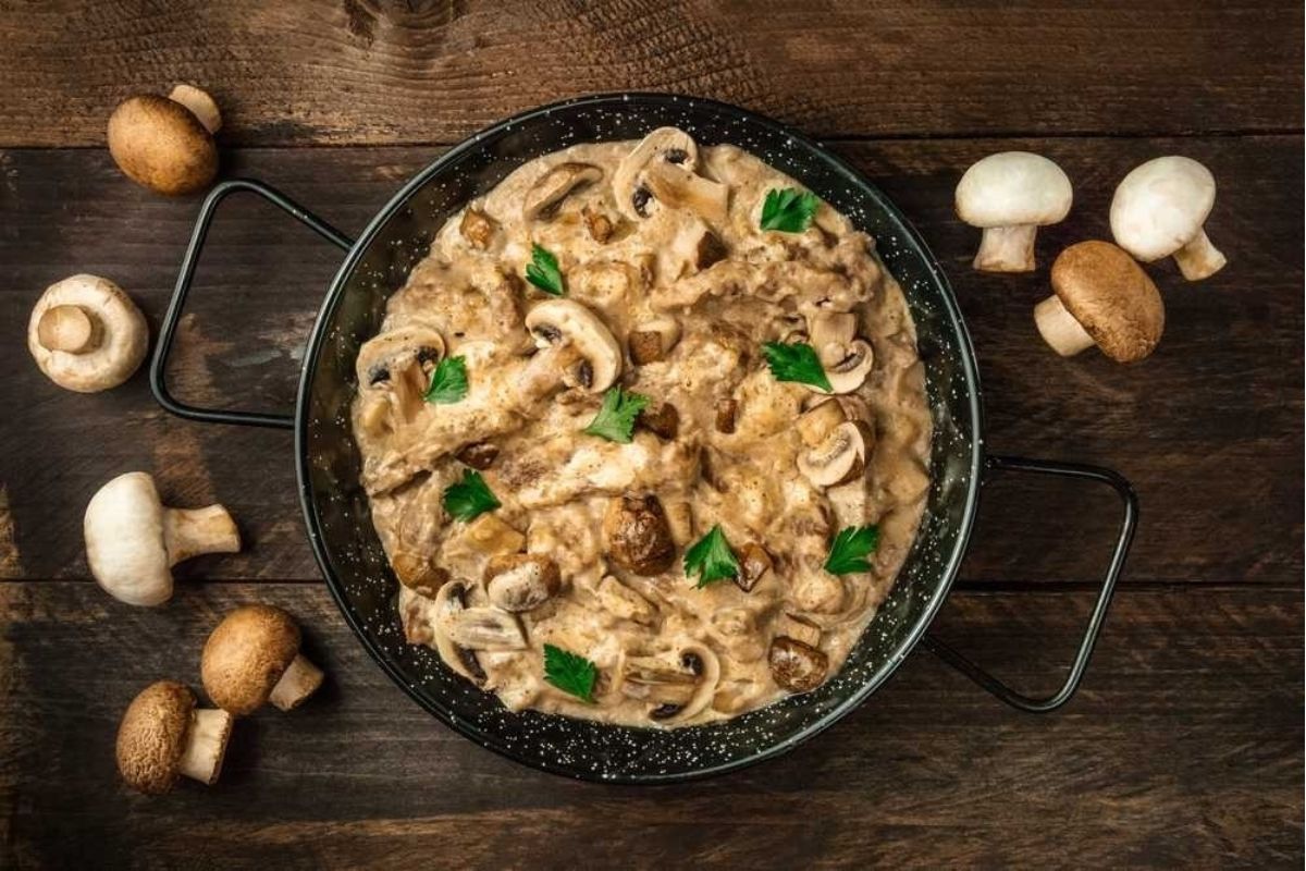 Try These Tasty Slow Cooker Recipes 18 Slow Cooker Beef Stroganoff