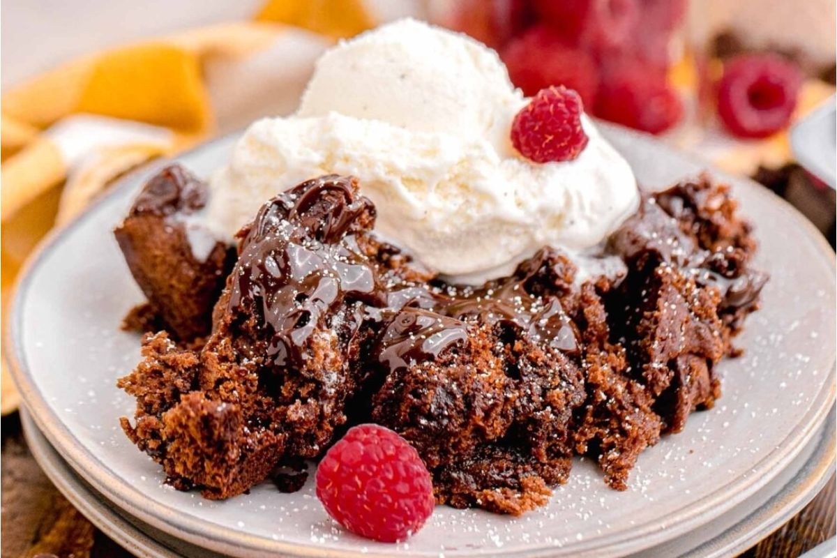 Try These Tasty Slow Cooker Recipes 32 Slow Cooker Chocolate Cake