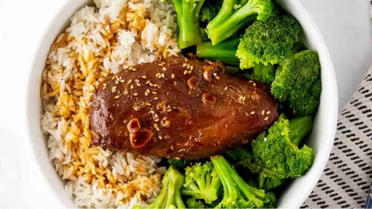 Slow Cooker Garlic Chicken {5 Ingredient Recipe}