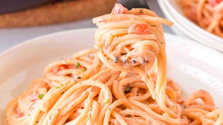 Easy Pink Pasta.