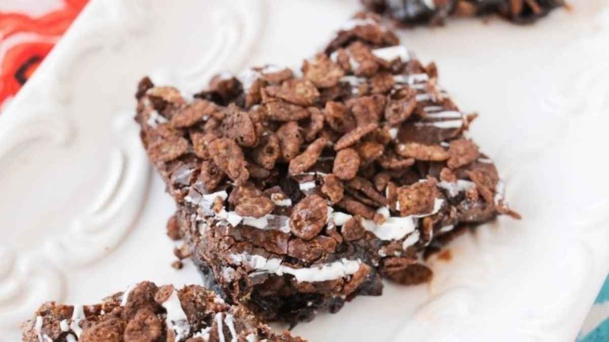 5-Ingredient Double Chocolate Caramel Crunch Brownies.