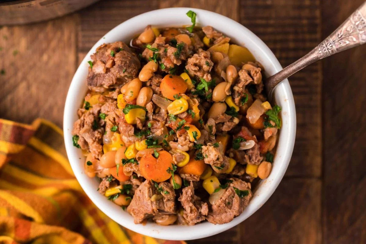 Easy Cowboy Stew Recipe (Slow Cooker). 