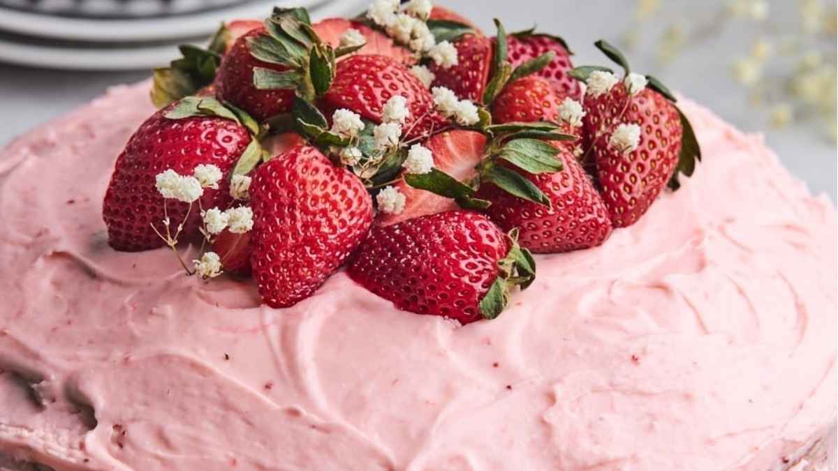 Fresh Strawberry Cake With Strawberry Cream Cheese Frosting.