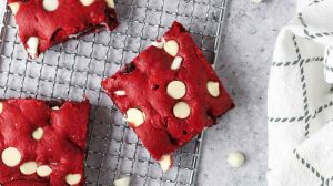 Fudgy Red Velvet Cake Mix Brownies (Easy!).