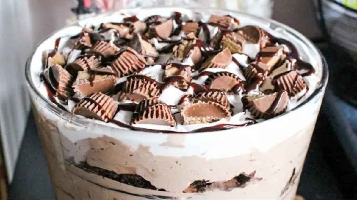 How To Make A Chocolate Peanut Butter Trifle And Chocolate Martini.