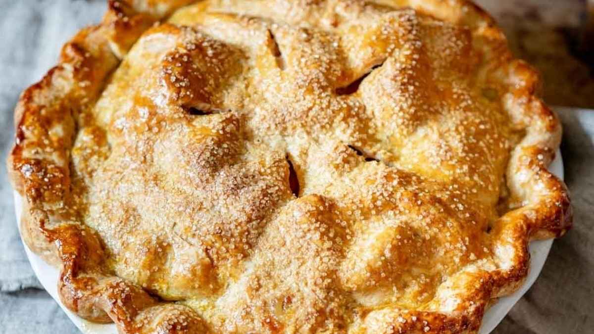 Maple Apple Pie {Double Crust & Deep Dish}.