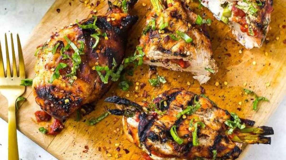 Margherita Asparagus Stuffed Chicken {Low-Carb}.