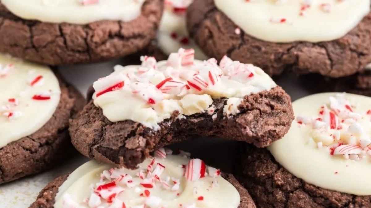 Peppermint Bark Brownie Cookies.