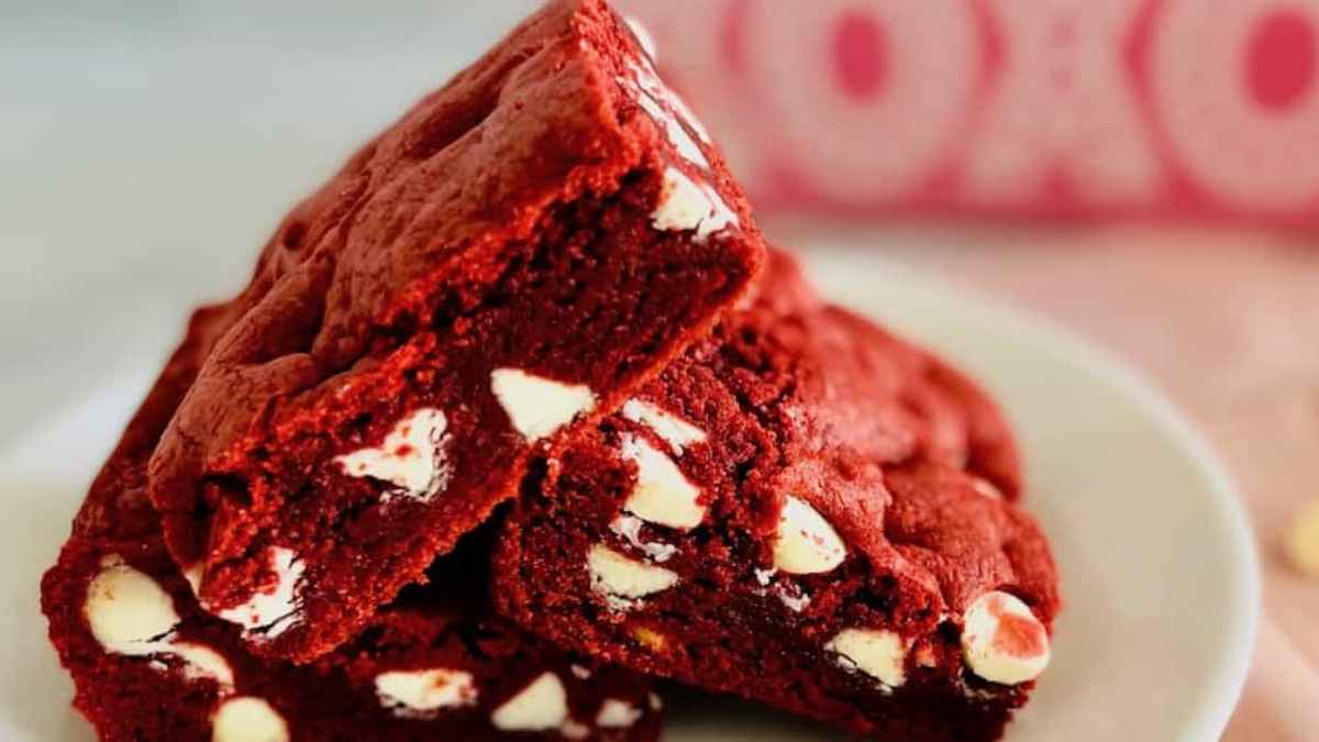 Red Velvet Brownies With Cake Mix. 