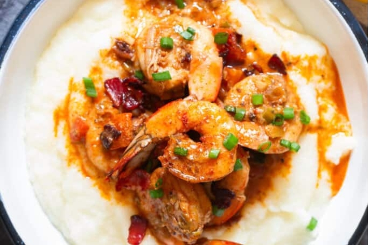 A bowl of shrimp and grits.