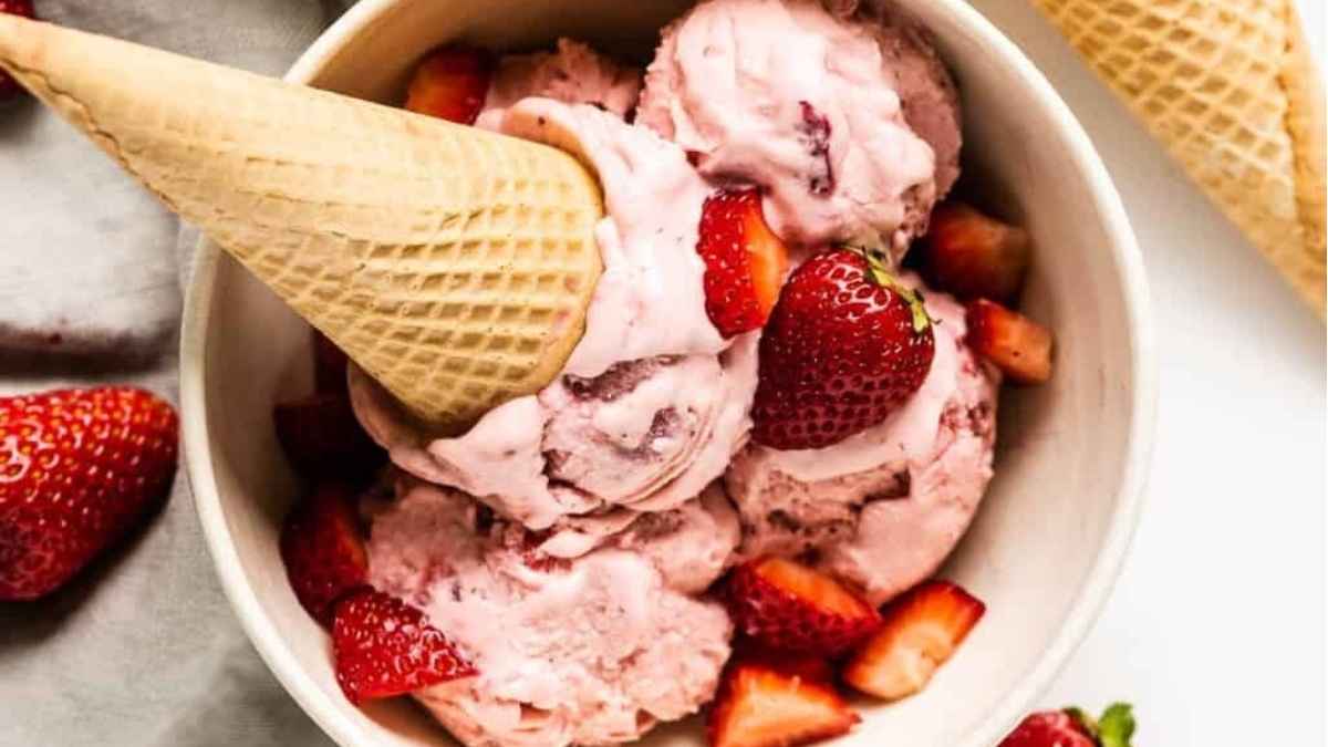 The Best Strawberry Ice Cream Recipe. 