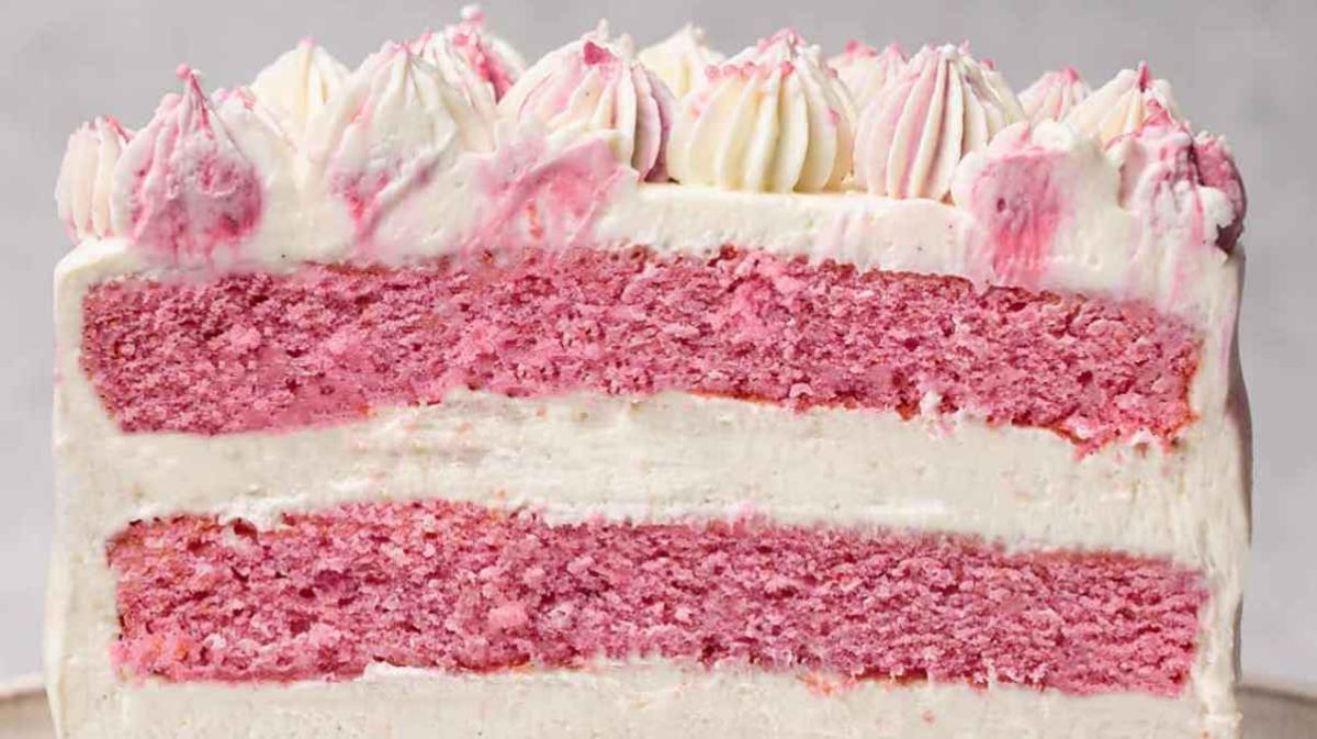 Pink Cake (Video).