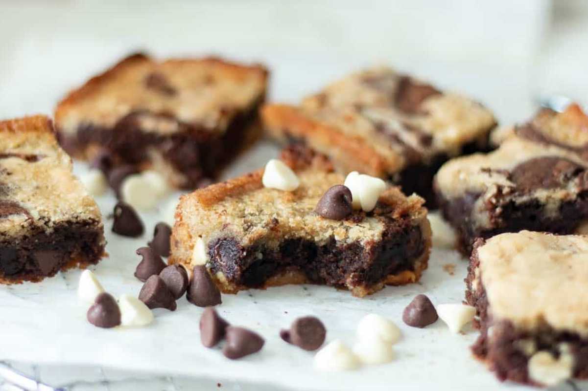 Easy Bake Sale Desserts 33 Brownie Blondies Recipe.
