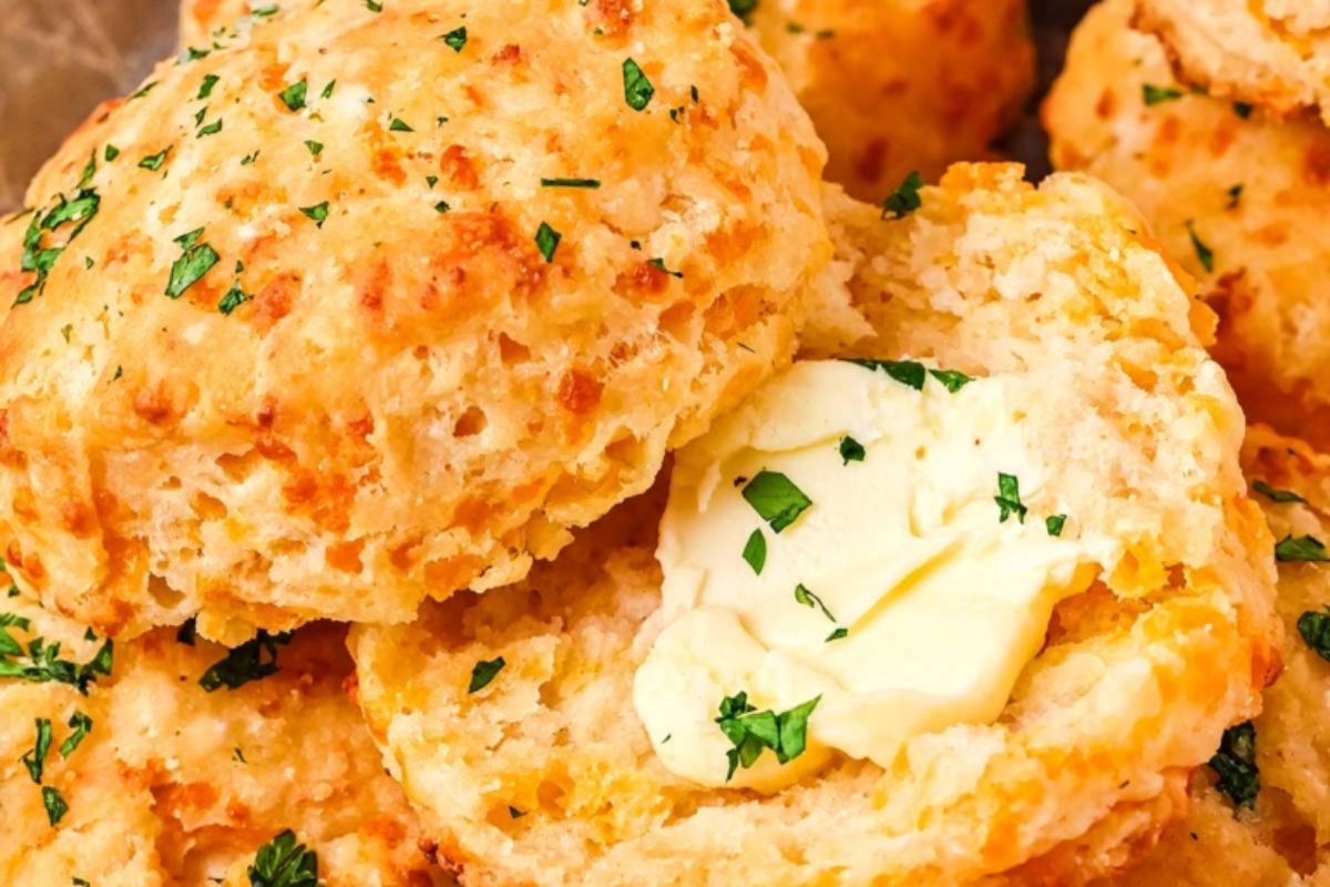 Cheddar Bay Biscuits
