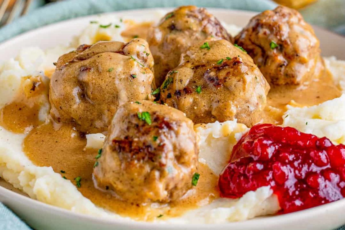 People Rave That These 64 Copycat Recipes Are Spot On 63 Copycat Ikea Swedish Meatballs