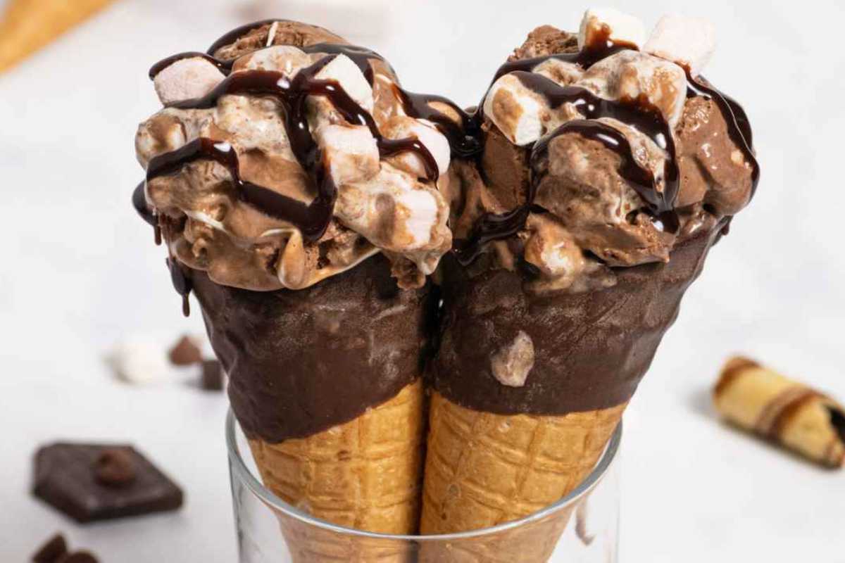 Creamy Delicious Marshmallow Desserts 17 Decadent Chocolate Marshmallow Ice Cream Recipe.