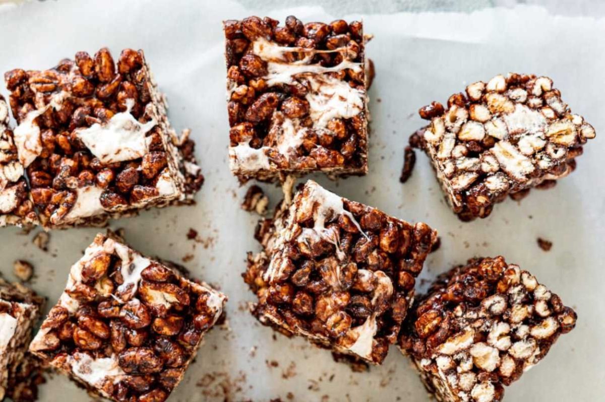 Creamy Delicious Marshmallow Desserts 9 Easy Chocolate Puffed Wheat Squares With Marshmallows.