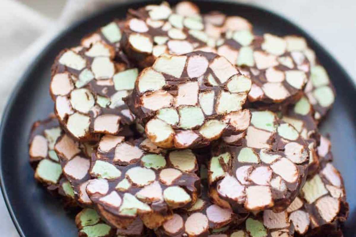 Creamy Delicious Marshmallow Desserts 12 No Bake Stained Glass Window Cookies (Church Window Cookies).
