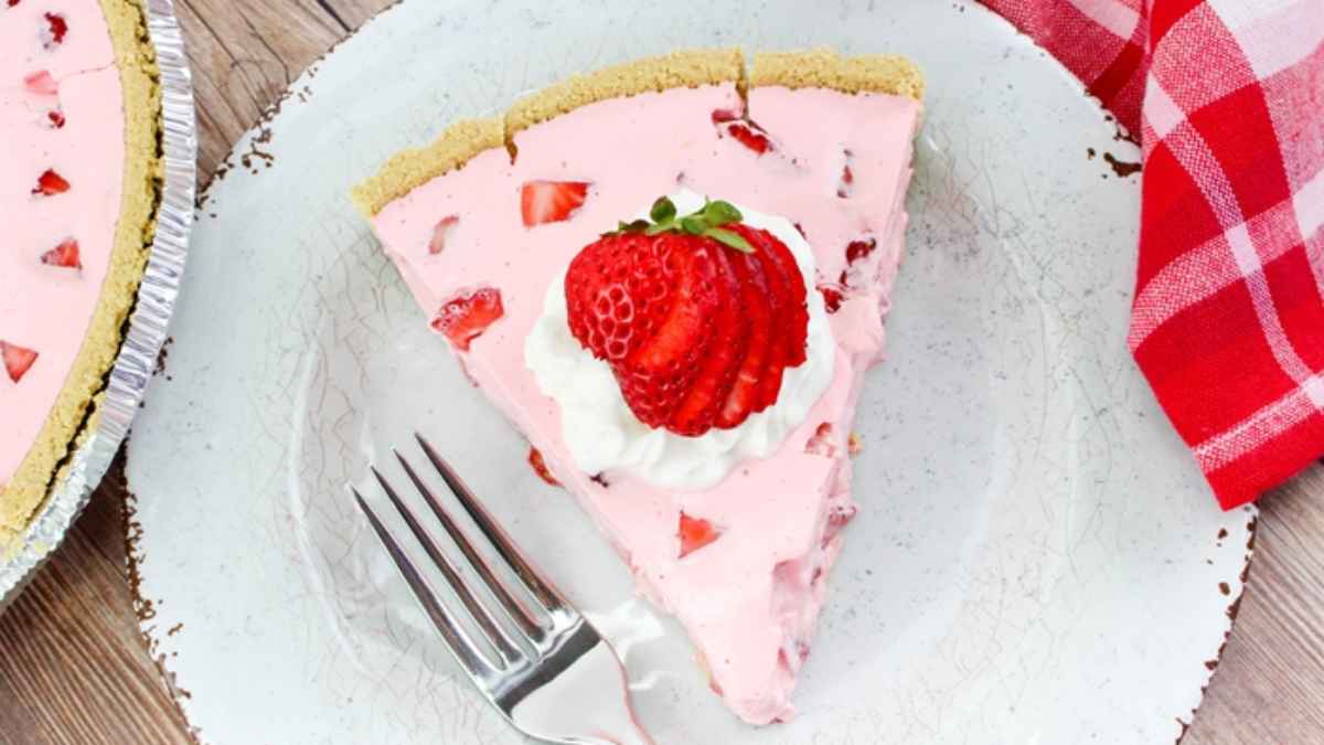 No-Bake Strawberry Jello Pie.
