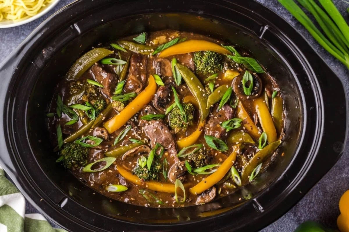 Slow Cooker Beef Tips And Vegetables. 