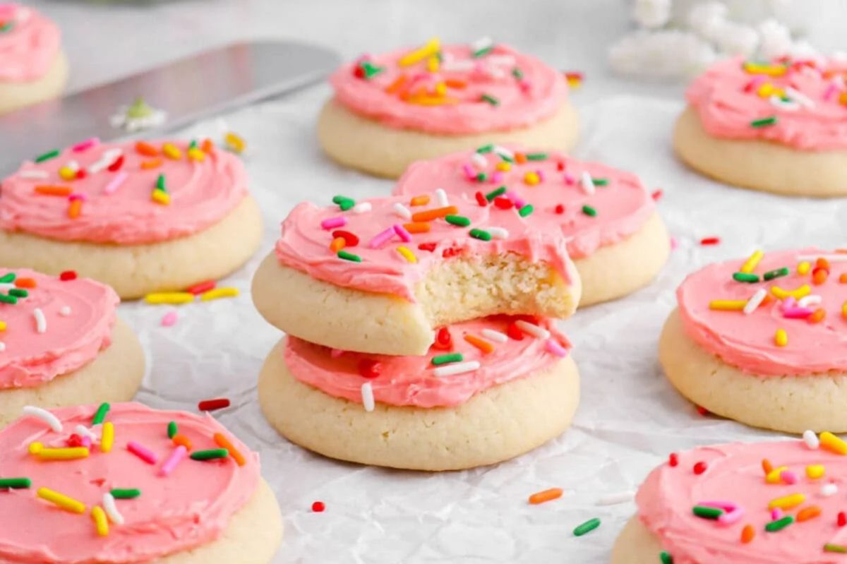 People Rave That These 64 Copycat Recipes Are Spot On 55 Soft Frosted Sugar Cookies Lofthouse Copycat