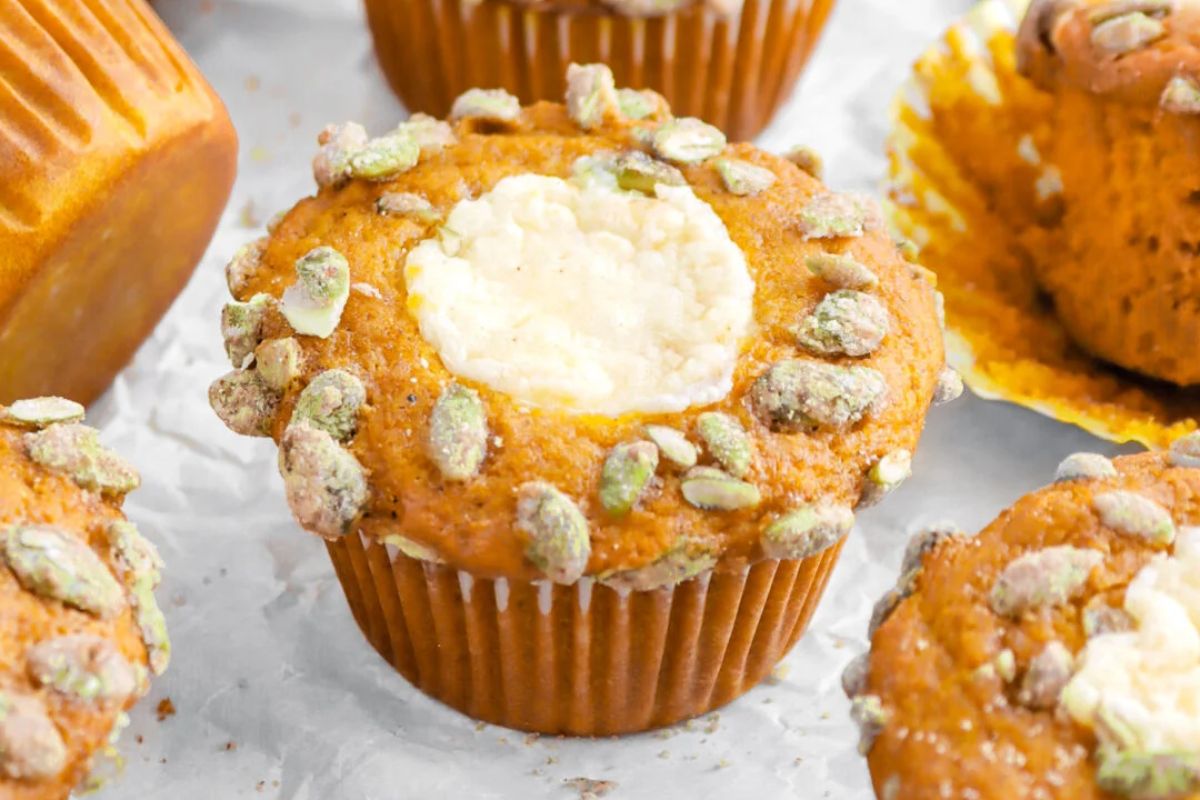Spiced Pumpkin Muffins With Sweet Cream Cheese Filling Starbucks Copycat