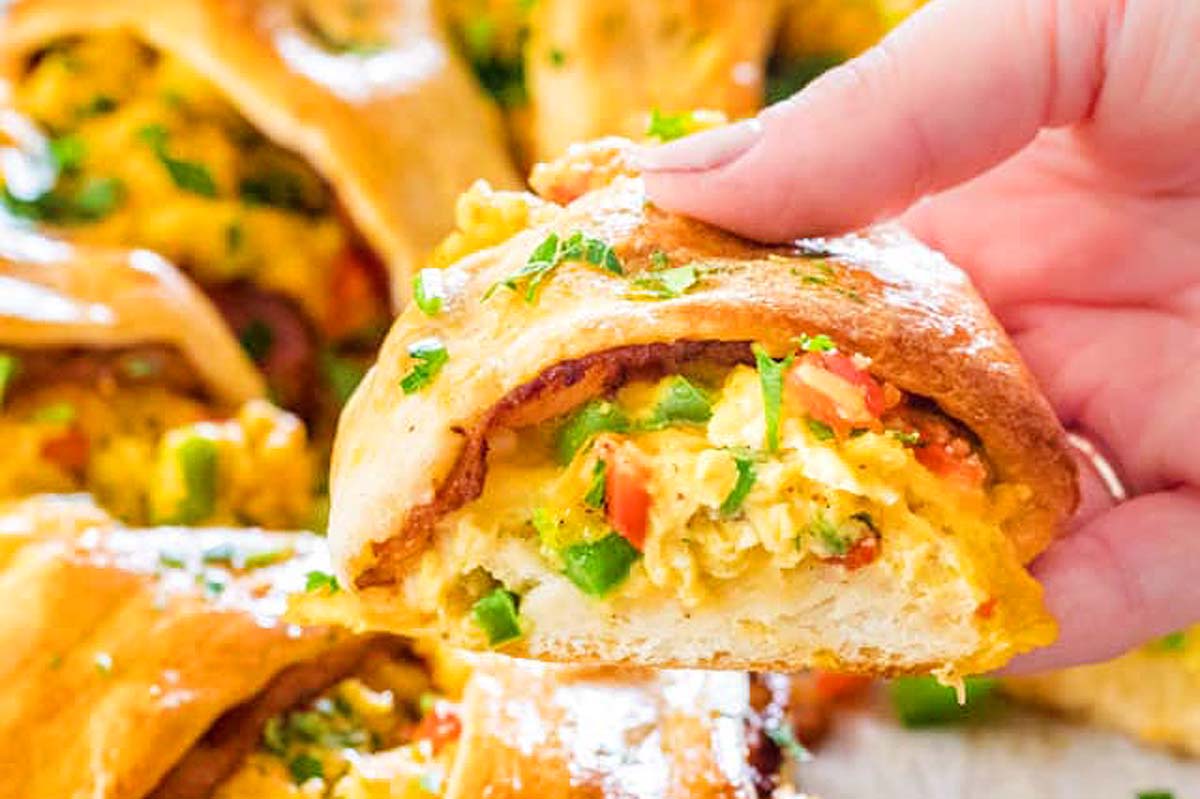 32 Flaky, Fantastic, and Fun Pillsbury Crescent Roll Recipes 9 crescent bacon breakfast ring 1