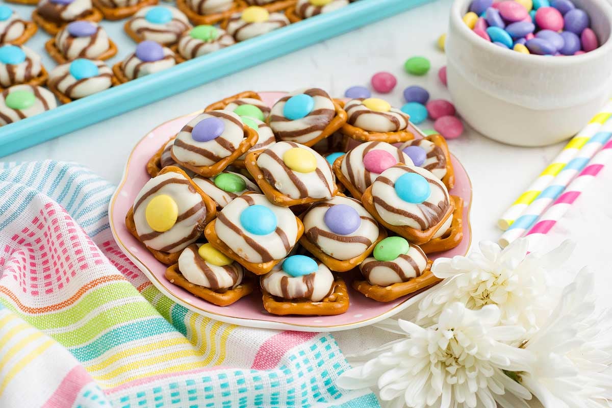 32 Kid's Birthday Party Food Ideas for a Fantastic Fun Time 3 spring pretzel bites 009