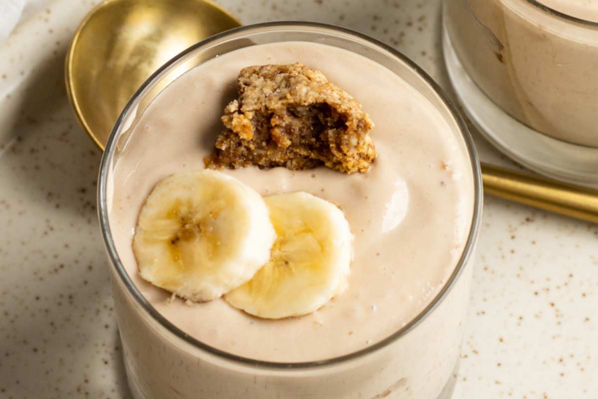 High Protein Desserts That Satisfy 9 Banana Vanilla Silken Tofu Pudding With Cookie Crumble (Vegan).
