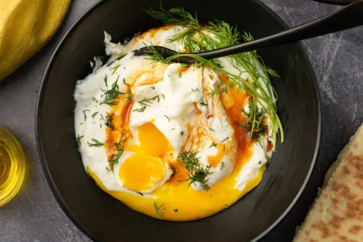 Egg Recipes For Breakfast Lunch And dinner 13 Çilbir –Turkish Eggs In Spiced Yoghurt.
