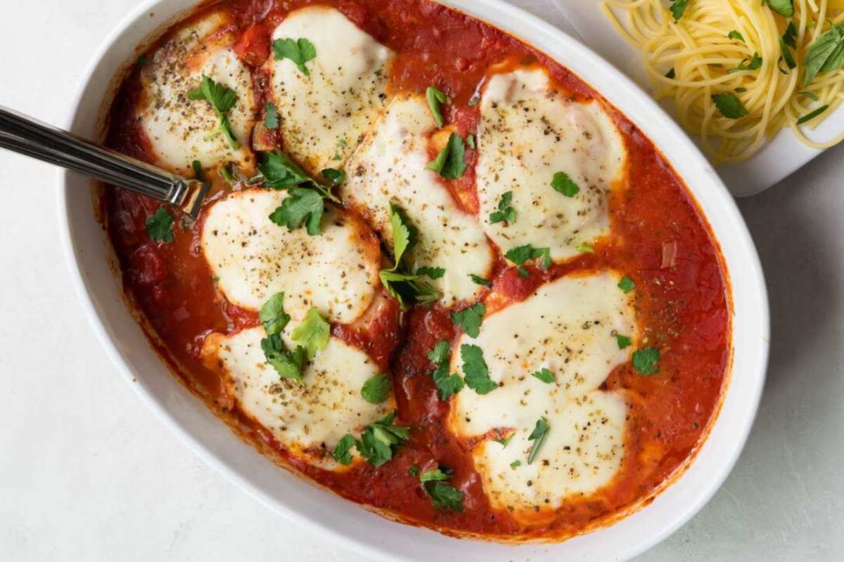 Mediterranean Mozzarella Chicken Breast Recipe. 
