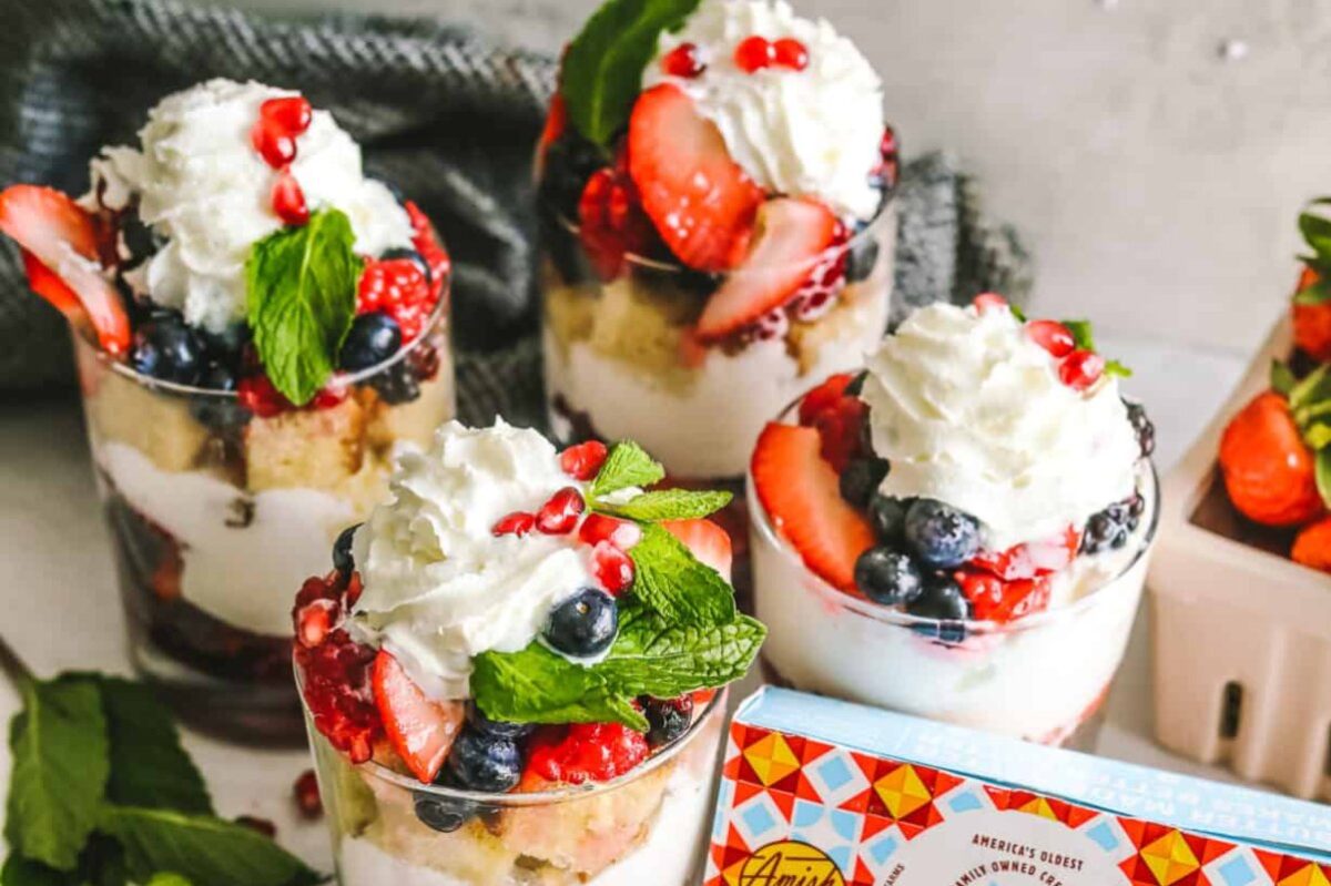 49 Blissfully Tasty Blueberry Recipes 28 Mixed Berry Trifles With Butter Cake