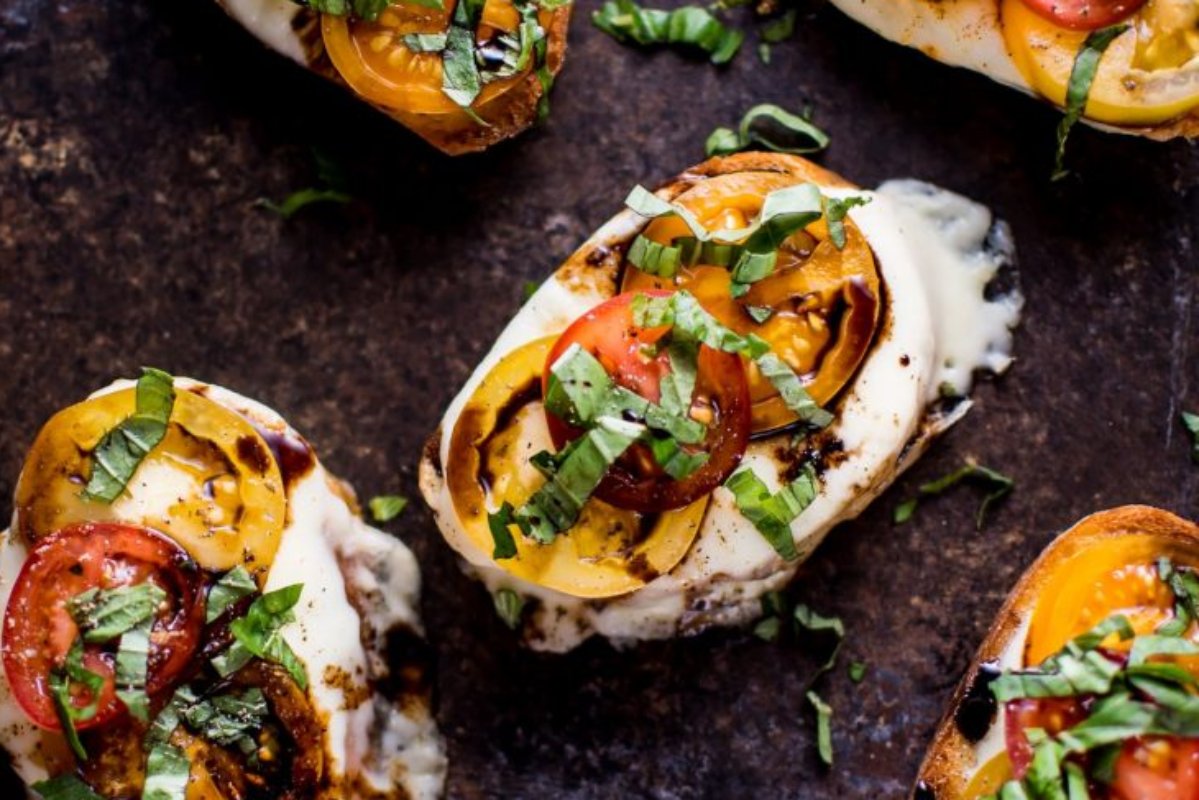 The Best Caprese Crostini