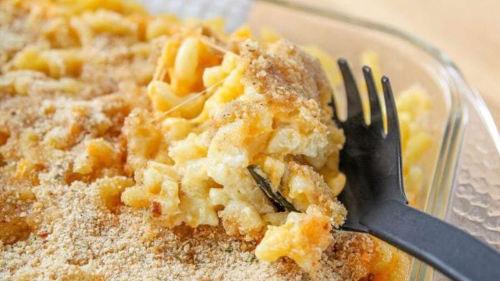 47 Easy Dinner Ideas for Busy Parents 47 Southern Mac and Cheese recipe by Baking Beauty.