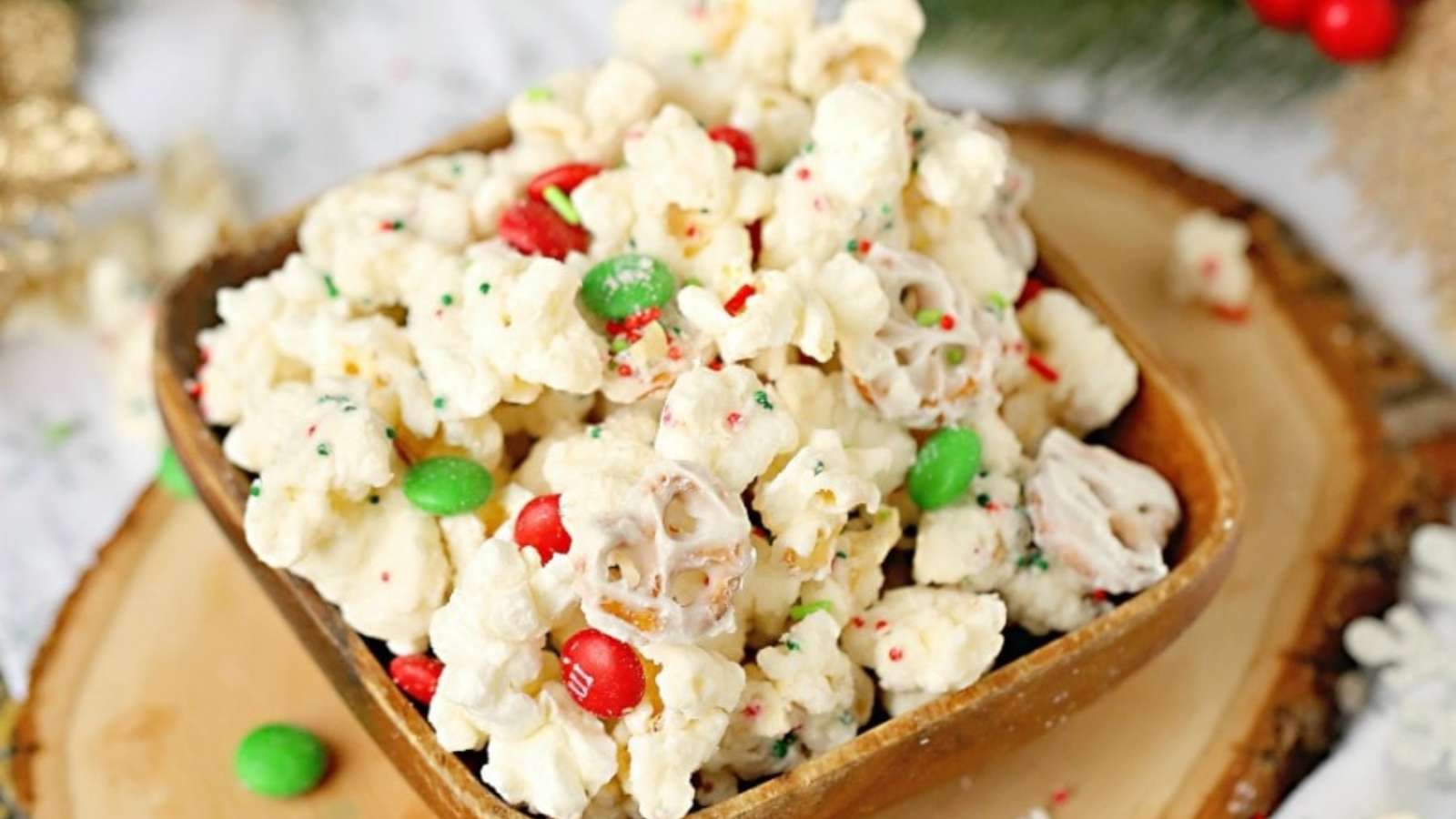 White Chocolate Cake Popcorn recipe by Kitchen Divas.