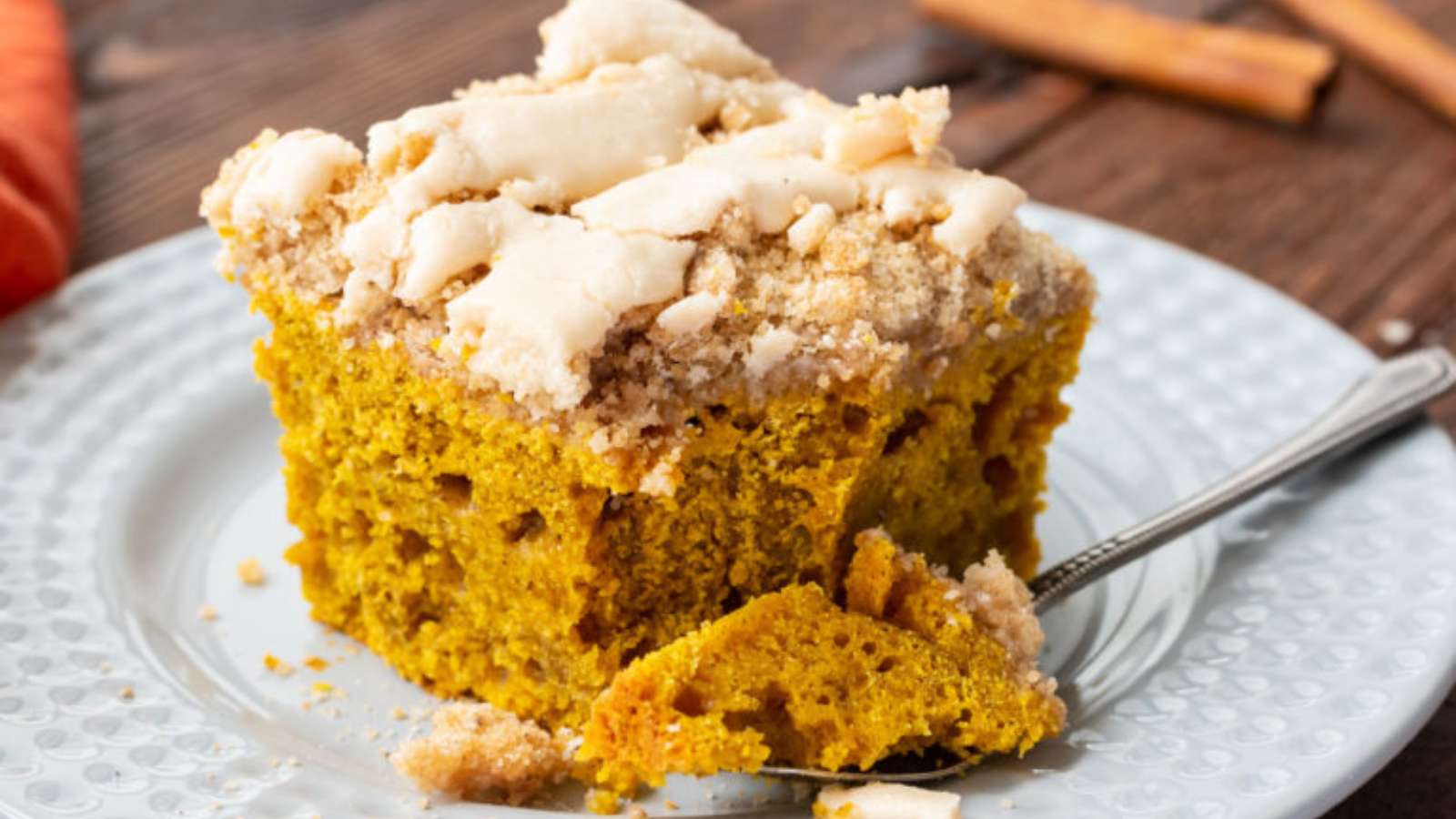 Cinnamon Streusel Pumpkin Cake recipe by The Cookin Chicks.