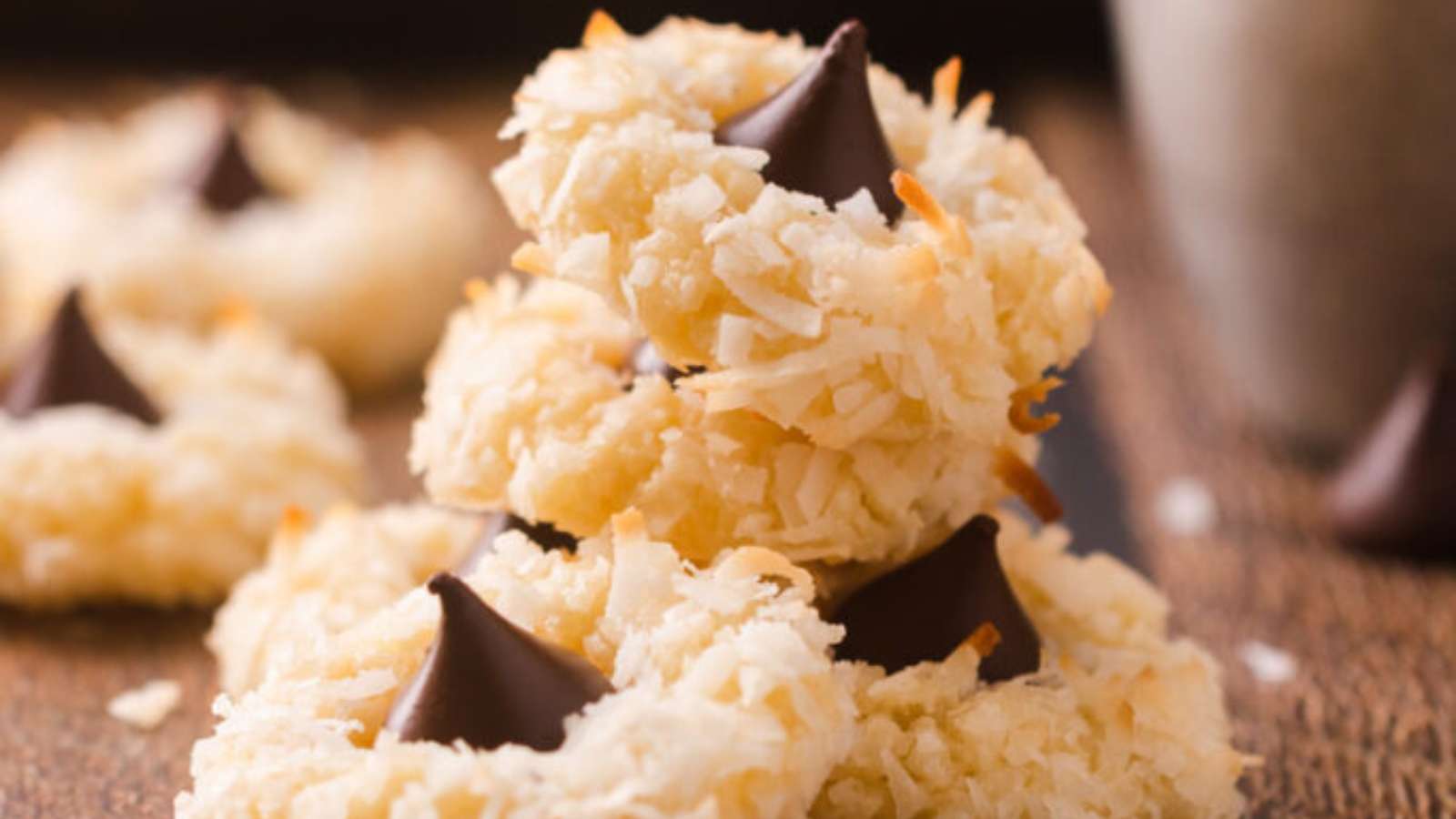 Macaroon Kiss Cookies recipe by The Cookin Chicks.