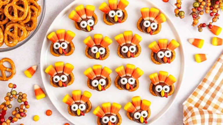 Rolo Pretzel Turkeys recipe by xoxoBella.