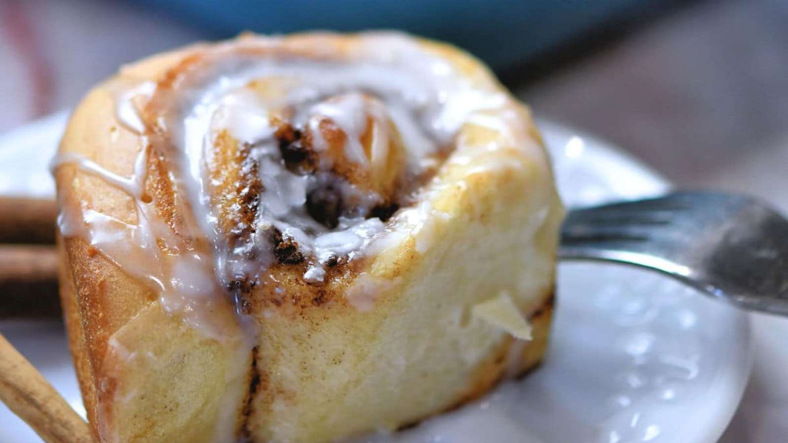 Hawaiian Bread Cinnamon Rolls recipe by 24Bite.