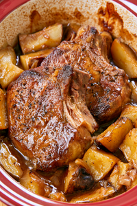 Slow Cooker 4 Ingredient Apple Cinnamon Pork Chops 01
